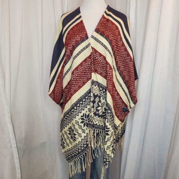 Forever 21 Accessories - 🍁Forever 21 Americana Poncho NWT